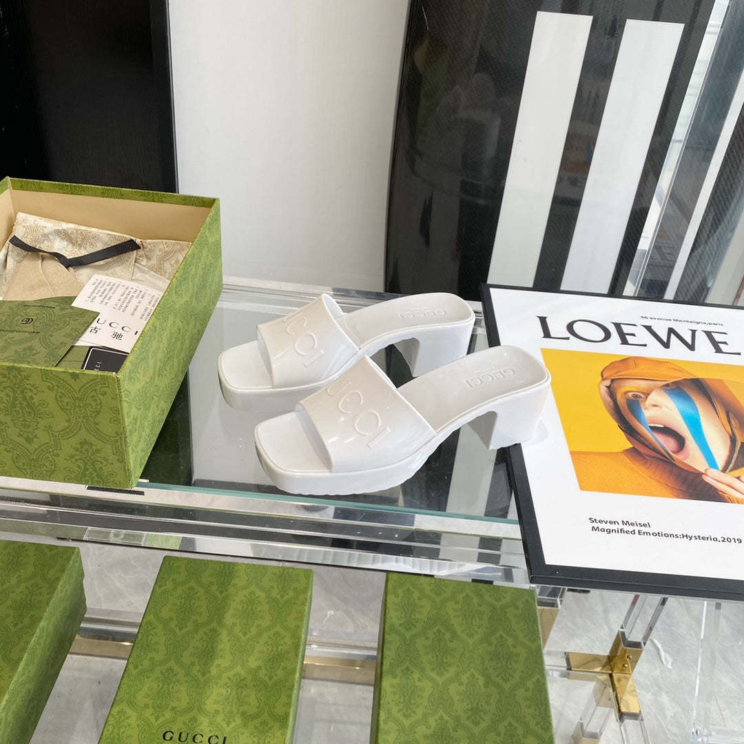 SANDAL GG WOMEN'S RUBBER SLIDE SANDAL WHITE 624730 J8700 9022