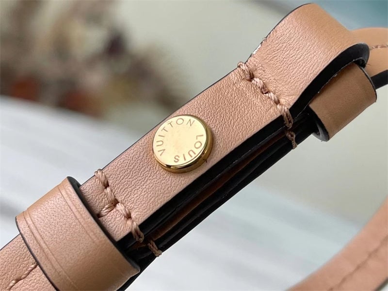 LUV EASY POUCH ON STRAP 19CM BEIGE