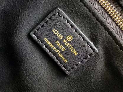 LUV ONTHEGO PM 25CM BLACK