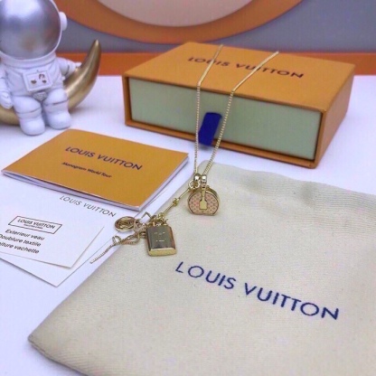 LV GOLD NECKLACE