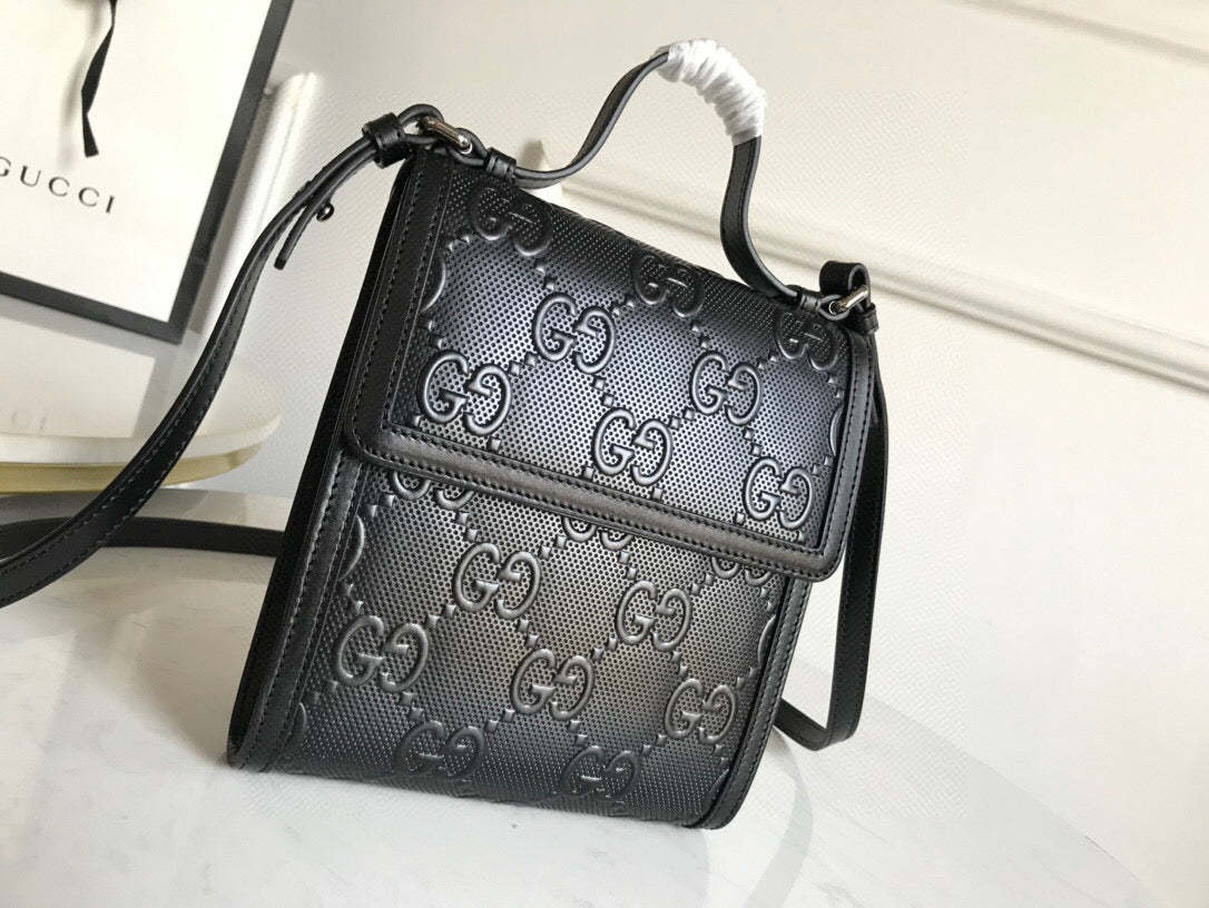 gg Embossed Messenger Bag Black gg Embossed For Men 8.1in/20.5cm gg 625782 1W3AN 1000465