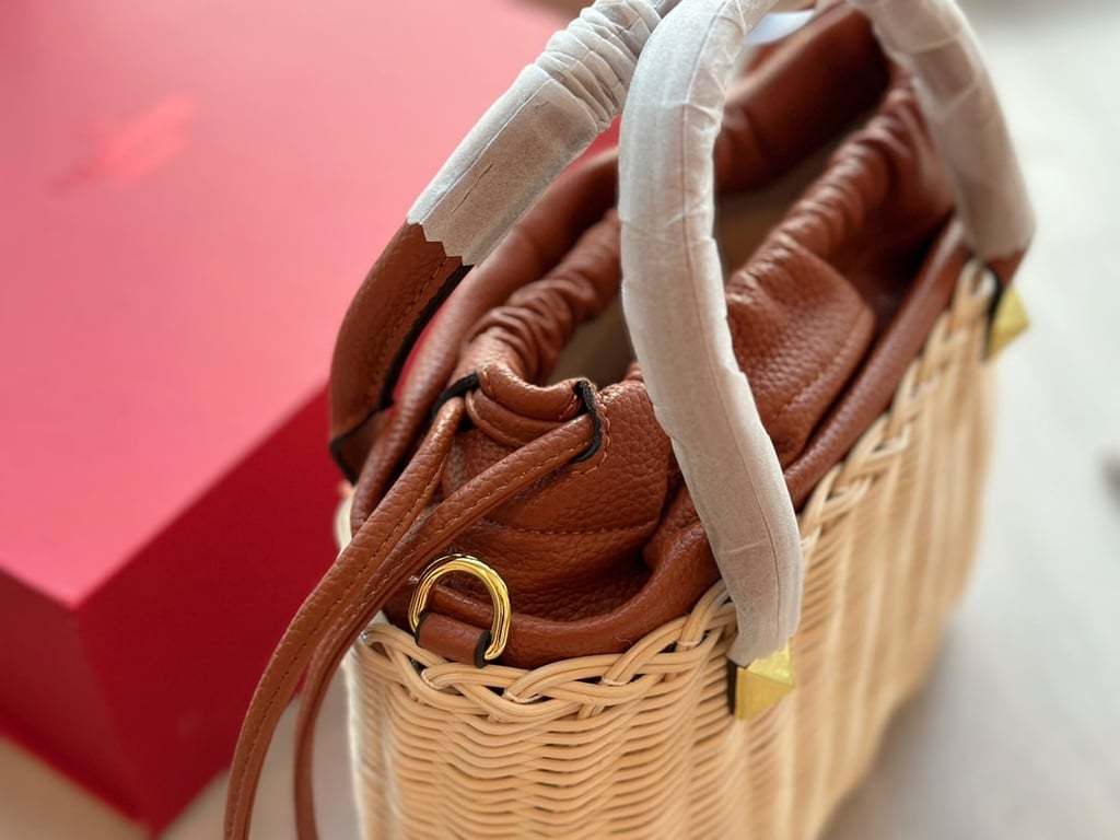 VLA 25CM BEIGE GARAVANI WO VLOGO SMALL WICKER BASKET BAG