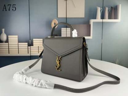 SAINT LAURENT CASSANDRA MEDIUM TOP HANDLE IN GRAIN DE POUDRE EMBOSSED FOG LEATHER 24CM