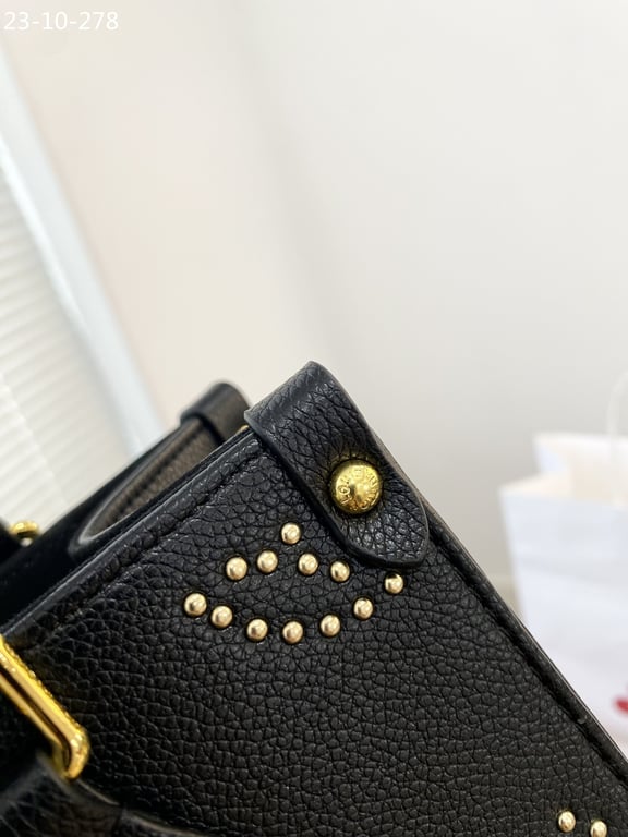 LUV ONTHEGO PM BAG BLACK 25CM M46733