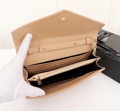 YSL CASSANDRE MATELASSÉ CHAIN WALLET IN GRAIN DE POUDRE EMBOSSED BEIGE 22CM 377828BOW012721