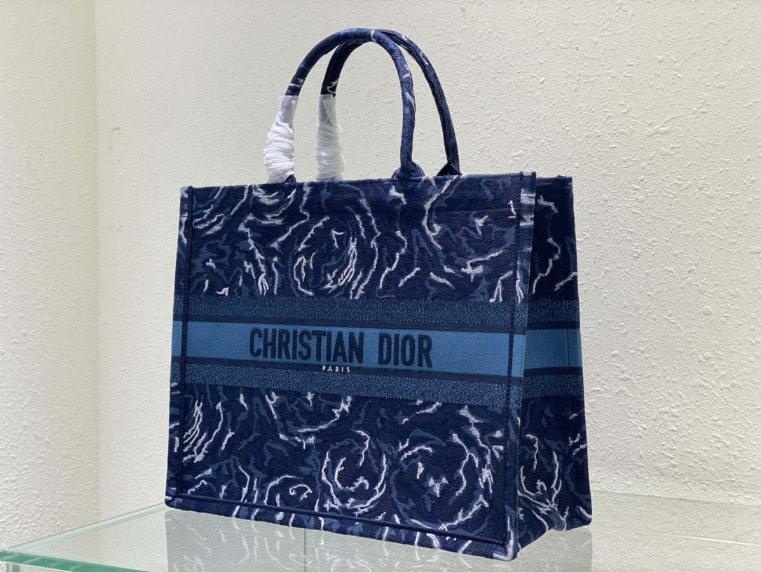 DI Large Book Tote Blue, For Women, Women’s Handbags 16.5in/42cm CD M1286ZRVG_M928