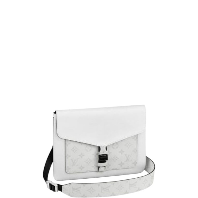 LUV OUTDOOR FLAP MESSENGER MONOGRAM TAIGARAMA 27CM M30411