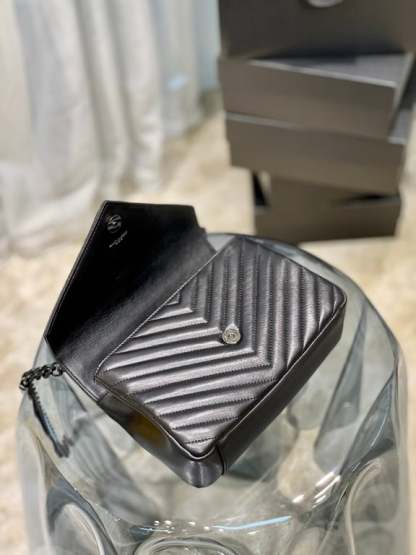 SAINT LAURENT COLLEGE MEDIUM CHAIN BAG IN QUILTED LEATHER BLACK NOIR 24CM