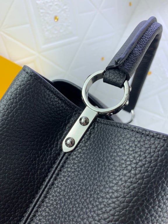 LUV CAPUCINES MM BLACK