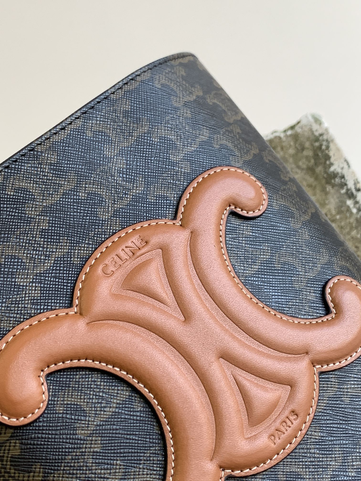 CE CUIR TRIOMPHE CANVAS AND CALFSKIN CE PRINT TAN