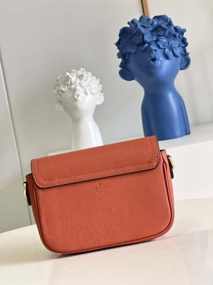 LUV LOCKME TENDER 19CM CHATAIGNE BROWN