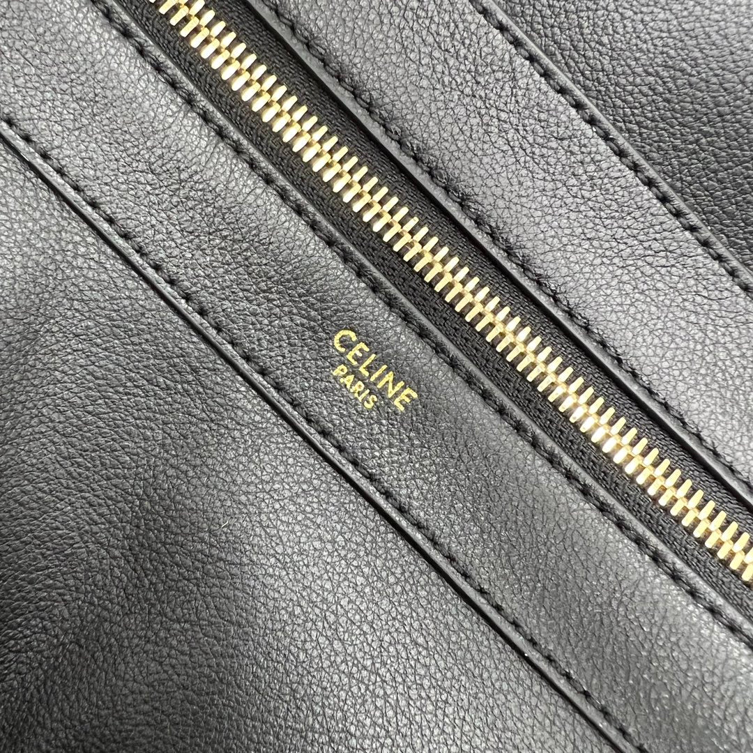 CE Medium Leandre Bag In Supple Black For Women 14in/35cm 197263DV7.38NO