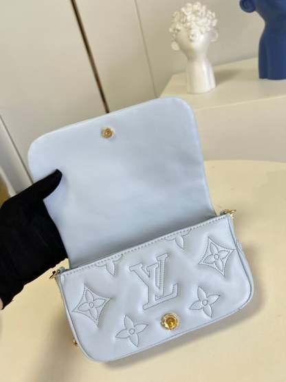 LUV WALLET ON STRAP BUBBLEGRAM BLUE