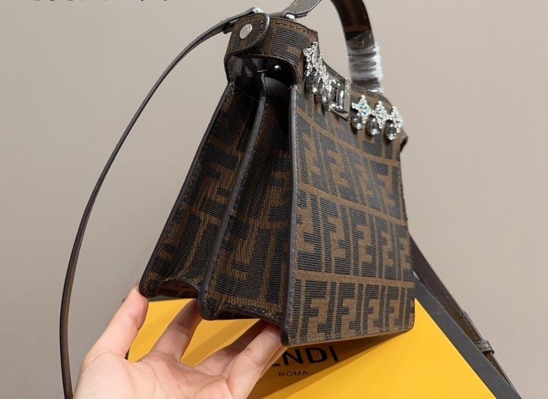 FD PEEKABOO ISEEU PETITE JACQUARD FF FABRIC BAG WITH CRYSTALS 21CM 8BN335APKPF0TPN