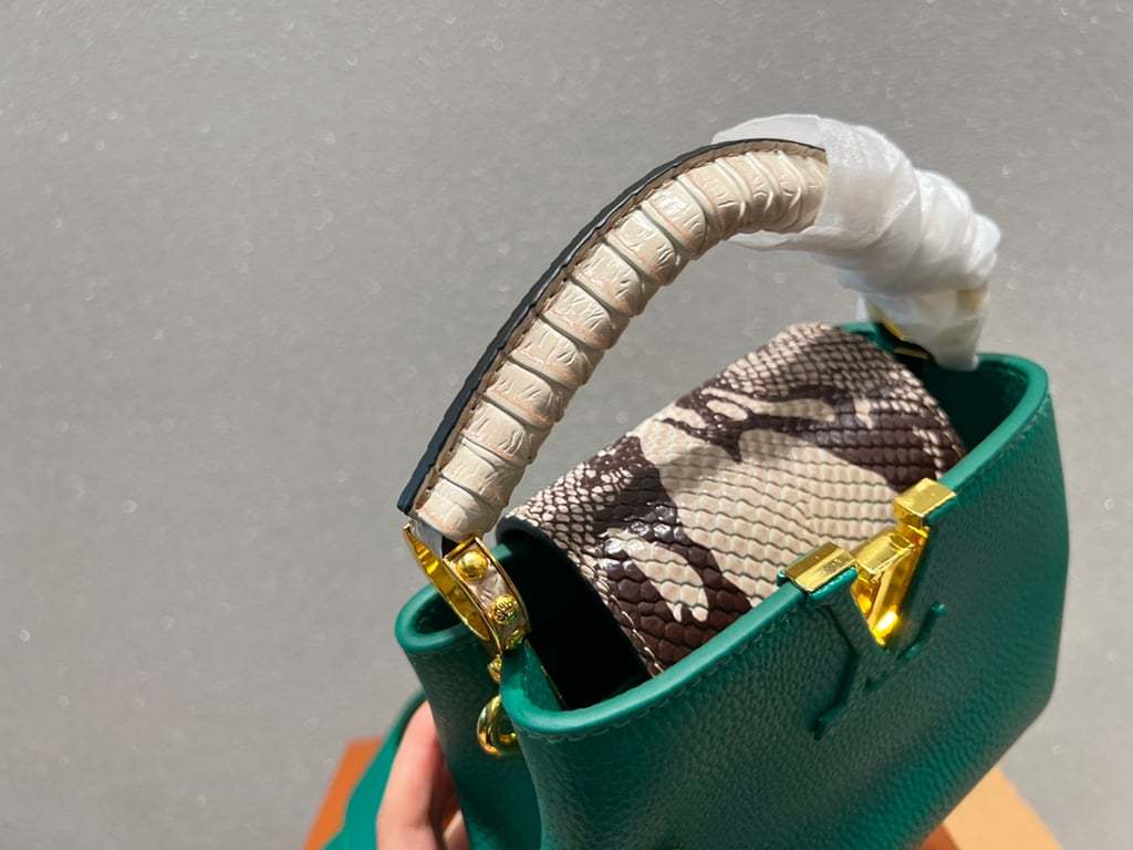 LUV CAPUCINES MINI GREEN SNAKE SKIN 20CM