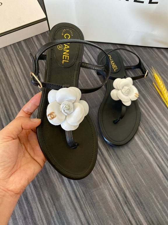 SANDAL CHL JELLY WHITE RUBBER CAMELLIA CC LOGO SANDALS BLACK