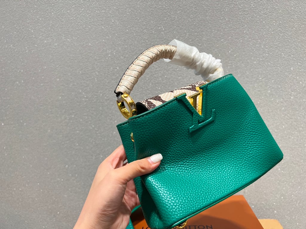 LUV CAPUCINES MINI GREEN SNAKE SKIN 20CM