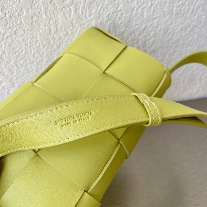 BV Belt Cassette Acid Kiwi, For Women, Women’s Bags 7in/18cm 668572VMAY17301