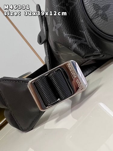 LUV CHRISTOPHER MONOGRAM ECLIPSE REVERSE BLACK AND GREY 45CM M46331