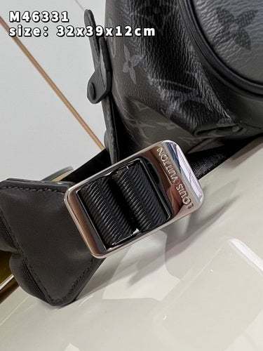 LUV CHRISTOPHER MONOGRAM ECLIPSE REVERSE BLACK AND GREY 45CM M46331