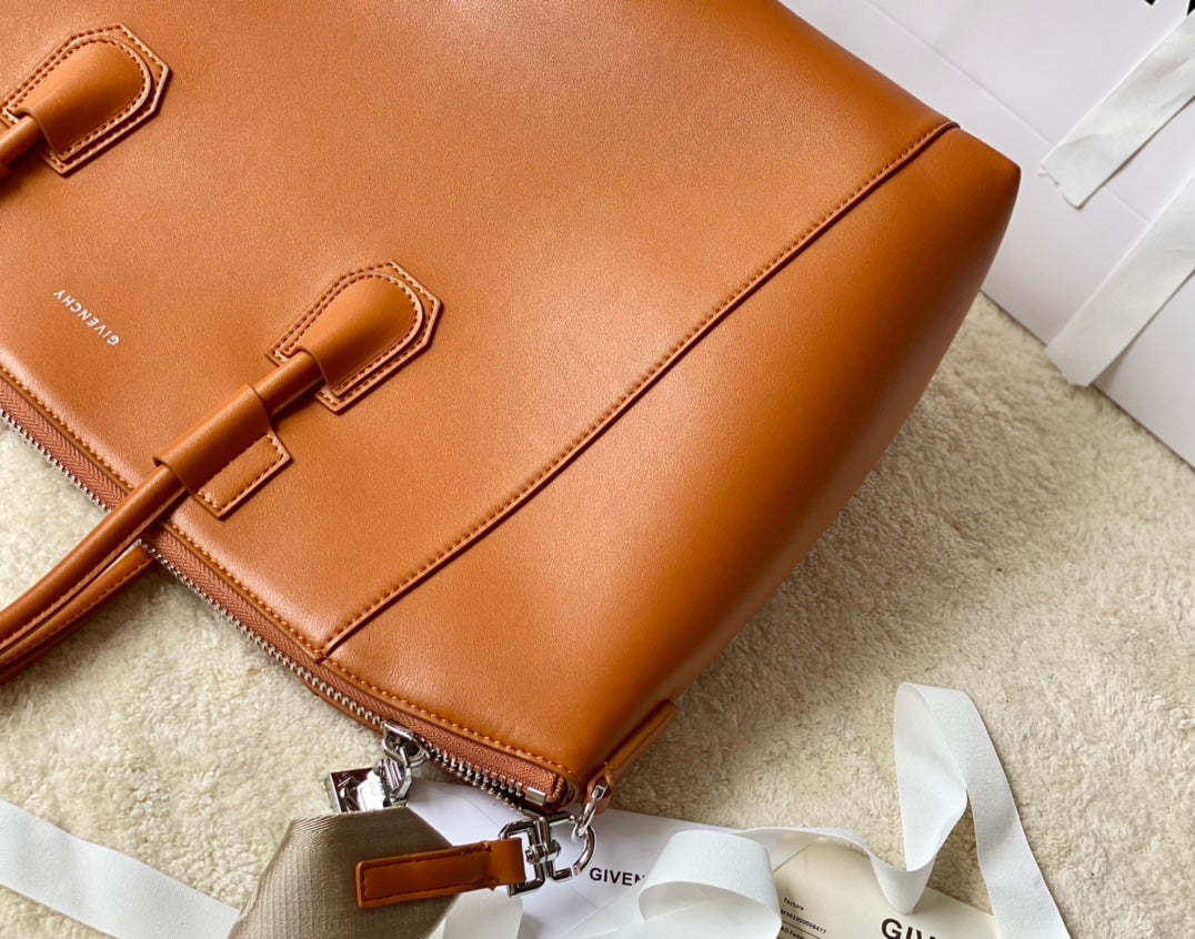 gv Small Antigona Sport Bag Pumpkin For Women, Handbags, Shoulder Bags 13in/33cm GVC BB50MZB1A4-802