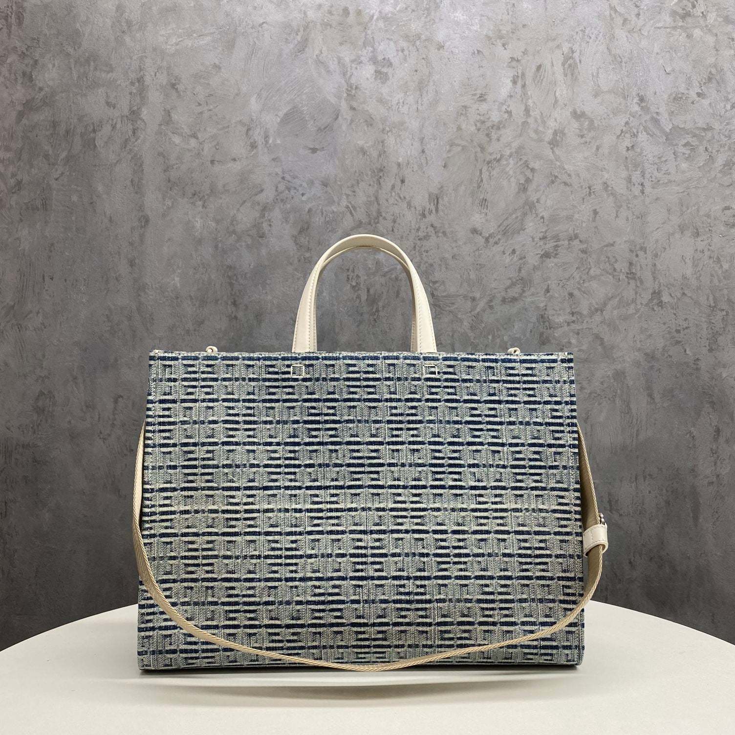 gv Medium G Tote Shopping Bag Denim Blue For Women, Handbags, Shoulder Bags 7.5in/19cm GVC BB50N2B1GC-457