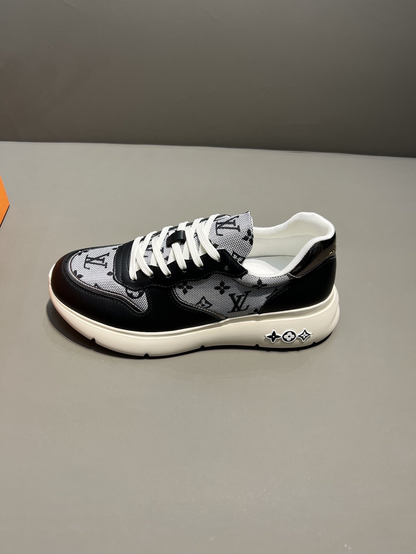 LUV RUN AWAY SNEAKER IRIDESCENT TEXTILE BLACK