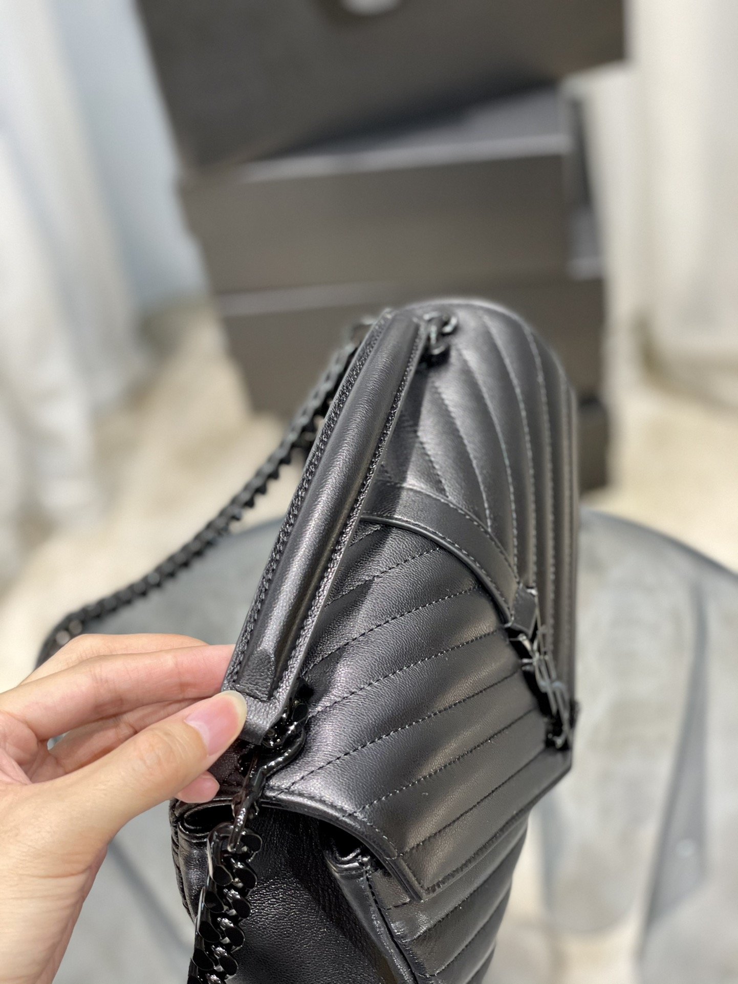 YSL COLLEGE MEDIUM CHAIN BAG IN QUILTED LEATHER BLACK NOIR 24CM 600279BRM081000