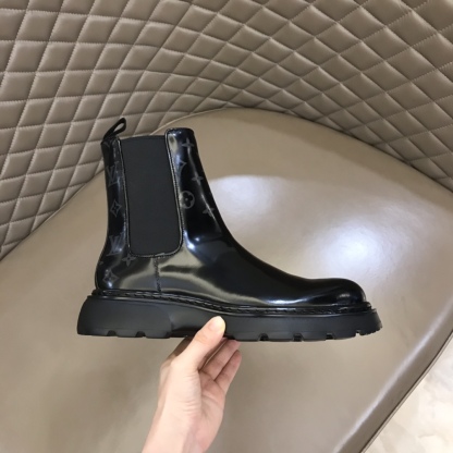 LOUIS VUITTION LV BOLD CHELSEA BOOT BLACK