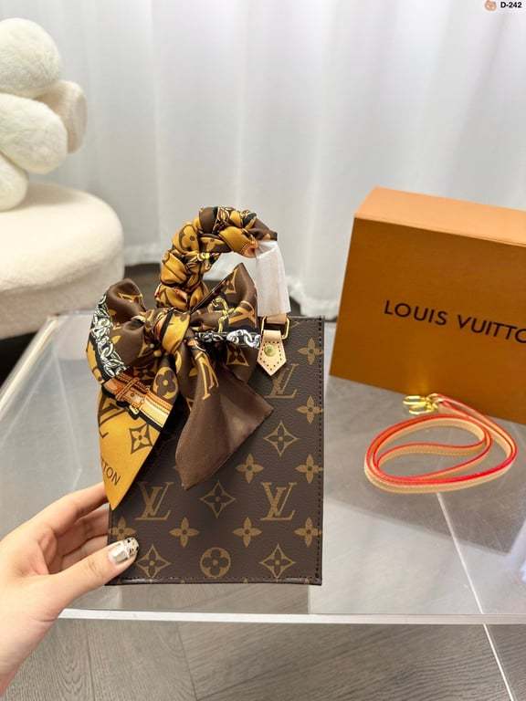 LUV PETIT SAC PLAT 18CM