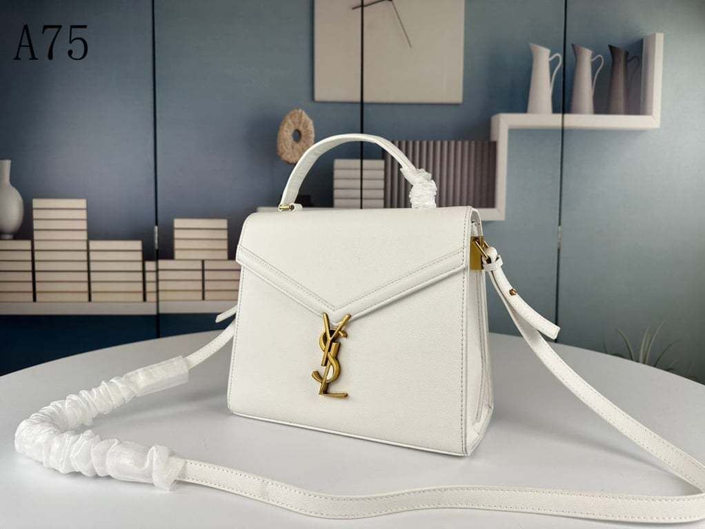 SAINT LAURENT CASSANDRA MEDIUM TOP HANDLE IN GRAIN DE POUDRE EMBOSSED WHITE LEATHER 24CM