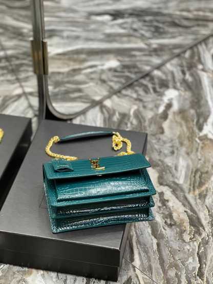 YSL SUNSET MEDIUM CHAIN BAG IN CROCODILE-EMBOSSED SHINY LEATHER MINT 442906DND0J3144