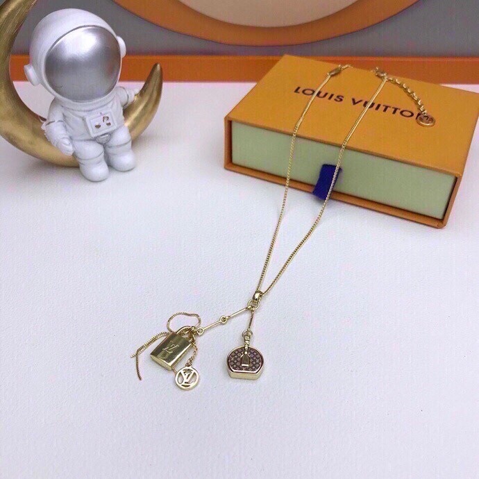 LV GOLD NECKLACE