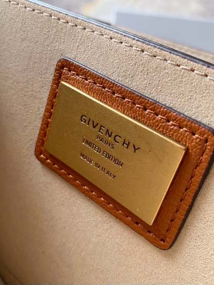 gv GV3 Bag Caramel Brown For Women, Handbags, Shoulder Bags 11.4in/29cm GVC