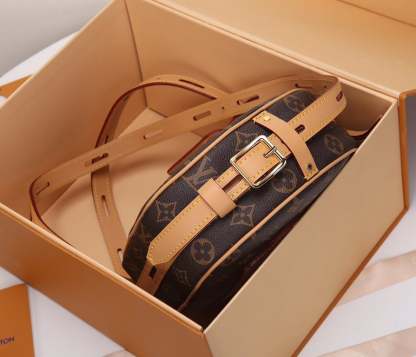 LUV PETITE BOITE CHAPEAU 17CM