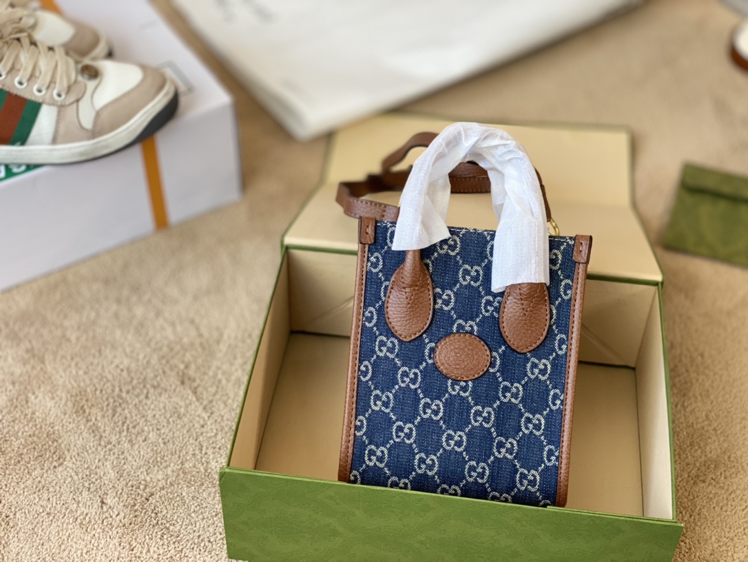 GG MINI TOTE BAG WITH INTERLOCKING G SUPREME CANVAS 671623 2KQGT 8375