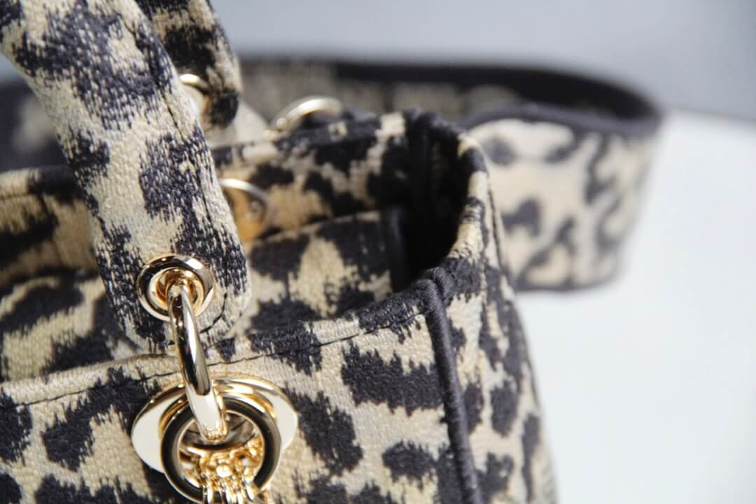 DO 44532 Lady D-Lite Handbag shoulder bag cross body bags mini 17cm 24cm Leopard Print light yellow