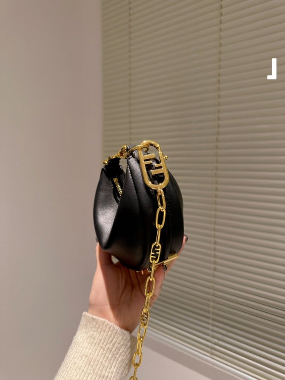 FD NANO GRAPHY BLACK LEATHER CHARM 19CM