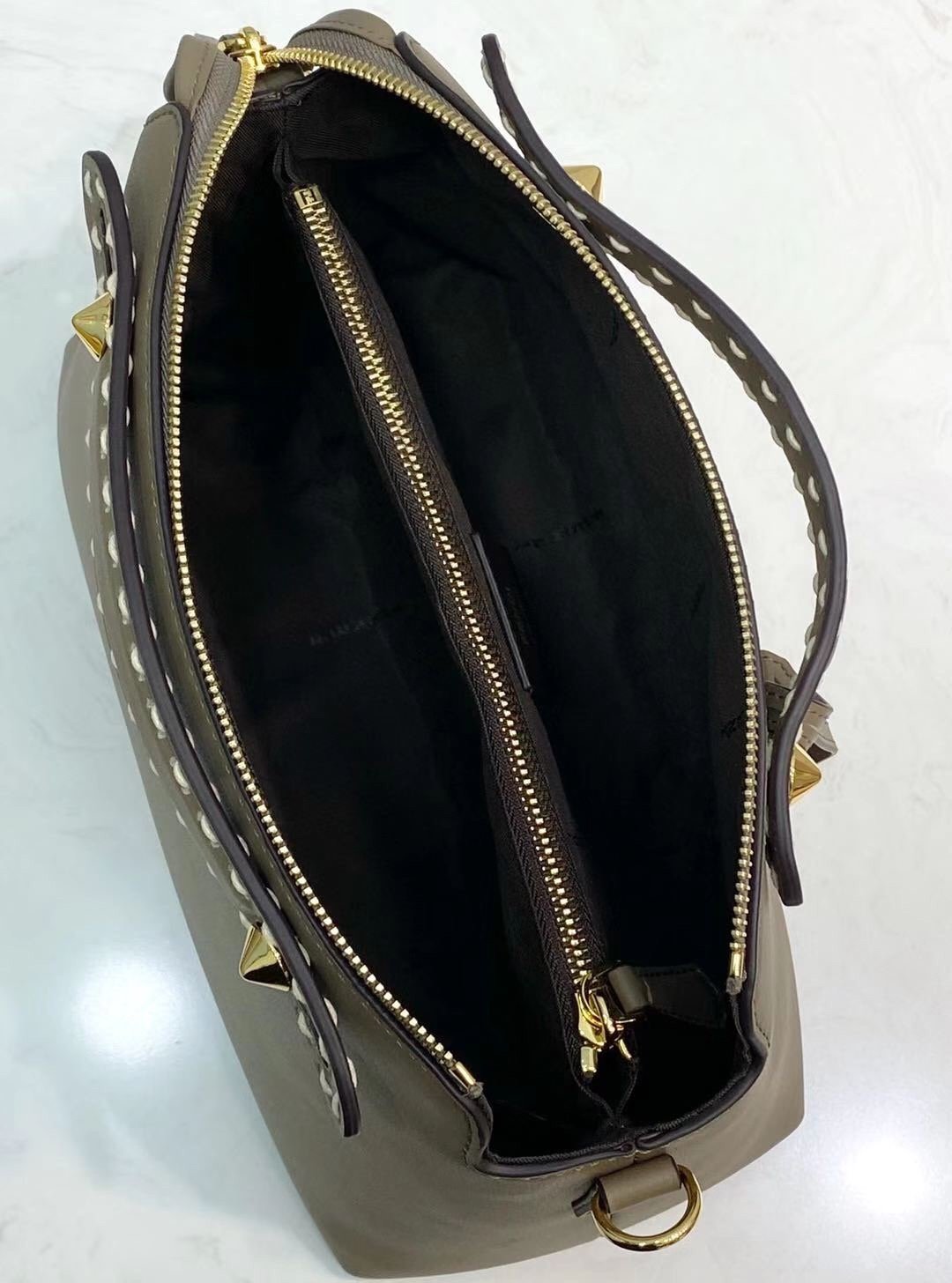 FD BY THE WAY MEDIUM GRAY 8BL146AHMMF1FEN