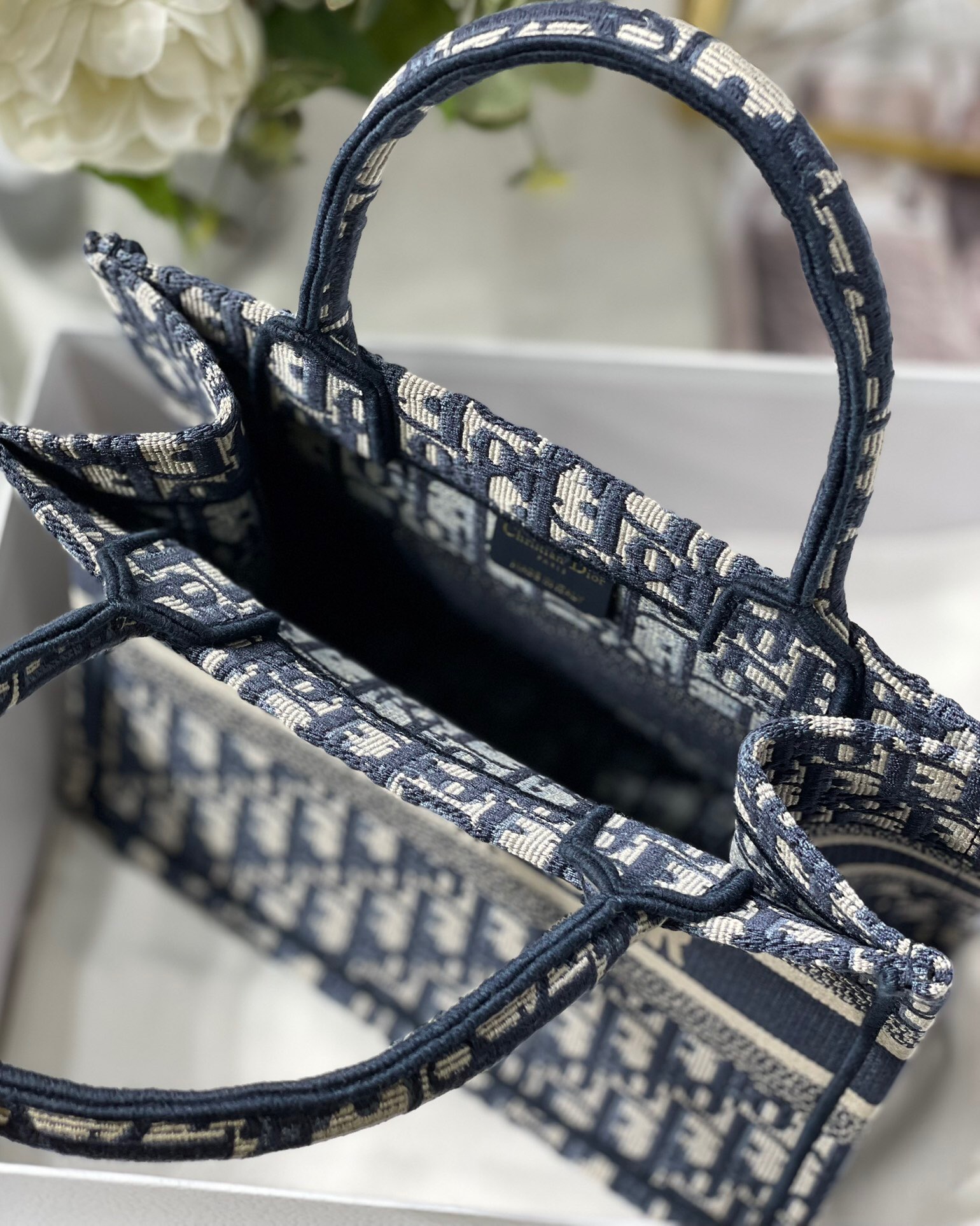 DOR SMALL BOOK TOTE BLUE DOR OBLIQUE EMBROIDERY M1265ZRIW M928