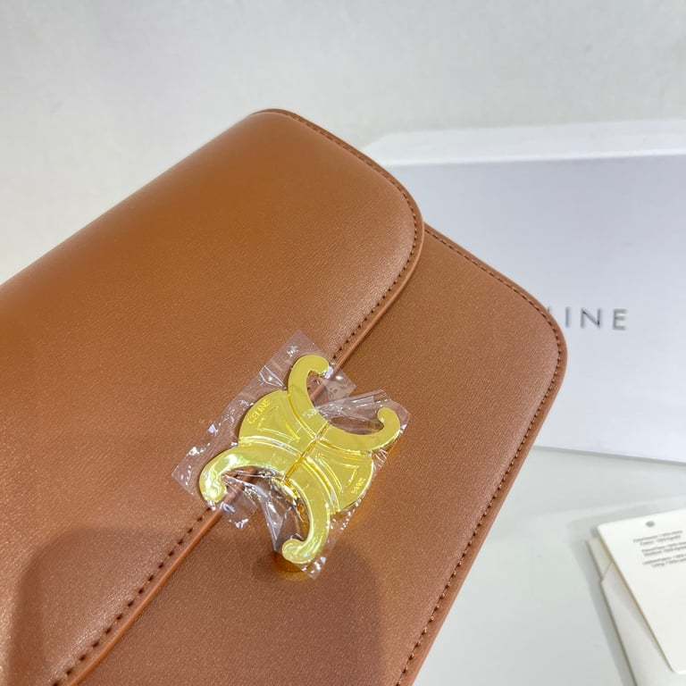 CE TEEN TRIOMPHE BAG IN SHINY CALFSKIN BROWN 18CM