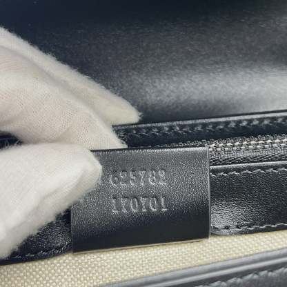 gg Embossed Messenger Bag Black gg Embossed For Men 8.1in/20.5cm gg 625782 1W3AN 1000465