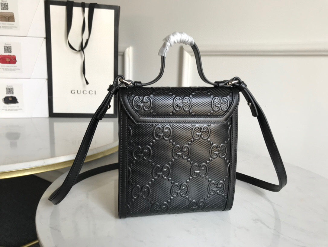gg Embossed Messenger Bag Black gg Embossed For Men 8.1in/20.5cm gg 625782 1W3AN 1000465