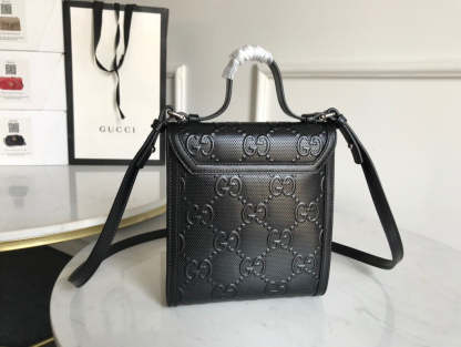 gg Embossed Messenger Bag Black gg Embossed For Men 8.1in/20.5cm gg 625782 1W3AN 1000465