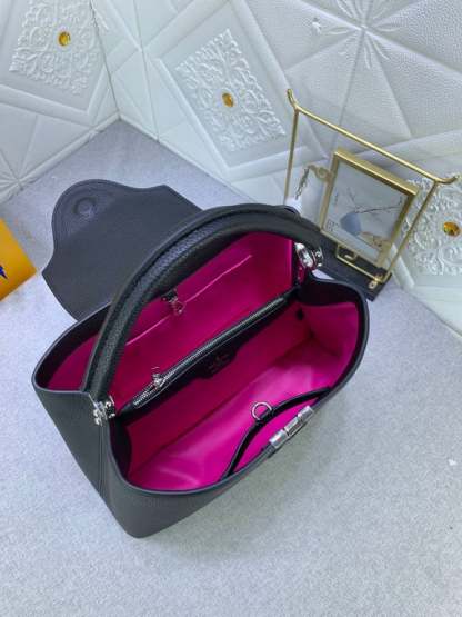 LUV CAPUCINES MM BLACK