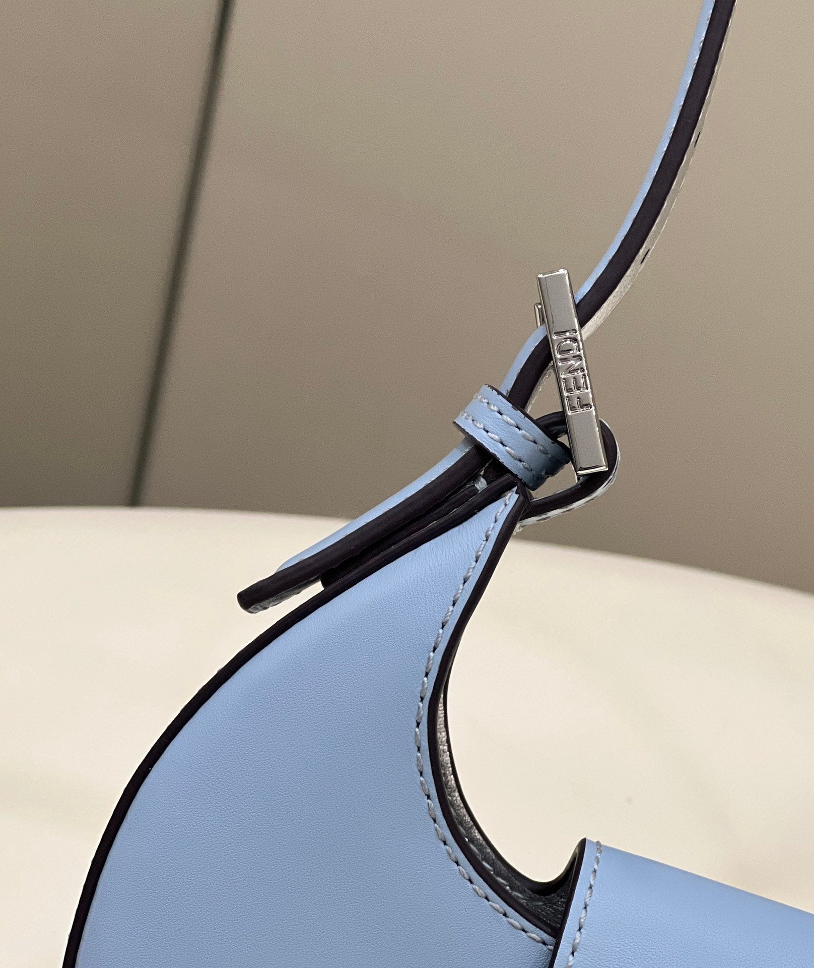 FI Cookie White For Women, Women’s Handbags, Shoulder Bags 7.4in/19cm FF 8BS065AAIWF1HBK