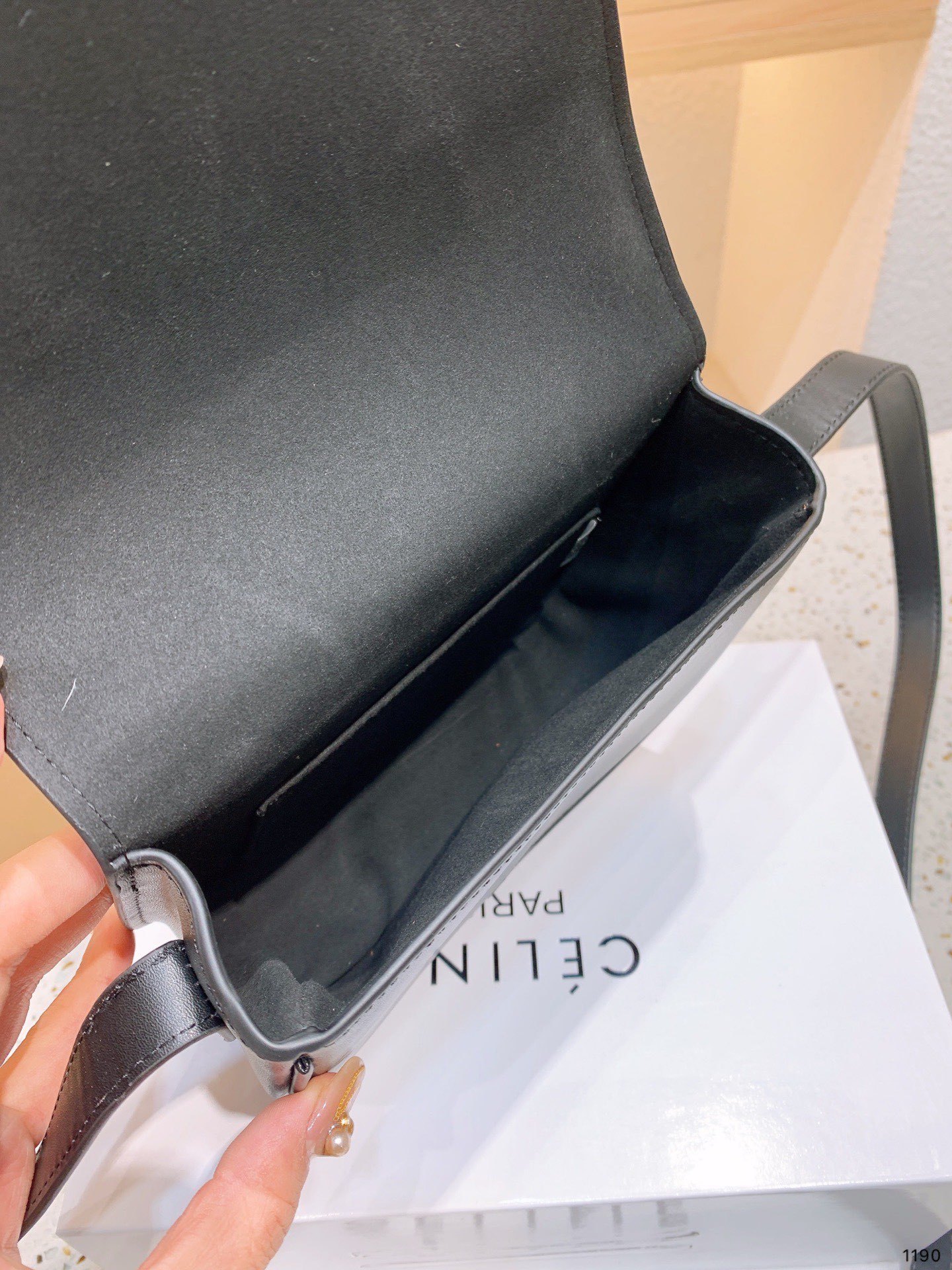 CE FOLCO CUIR TRIOMPHE IN SMOOTH CALFSKIN BLACK 18CM 198263DU3 38NO