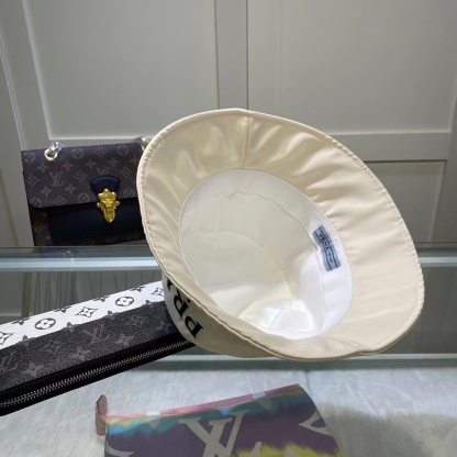 PD EMBROIDERED LOGO BUCKET HAT IN WHITE