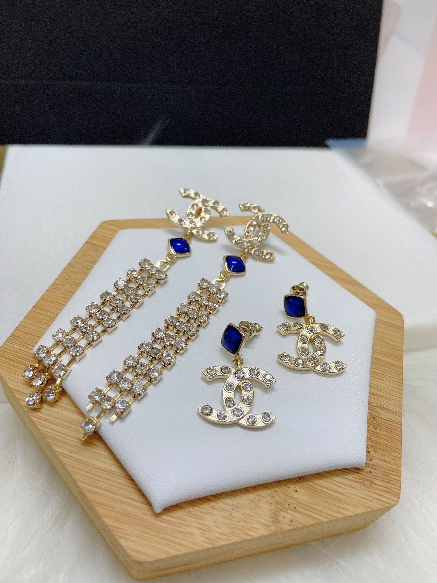 CC STRASS BLUE CRYSTAL EARRINGS