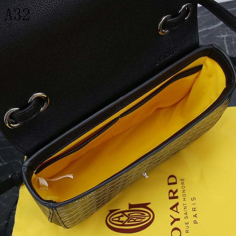 GY SEAL CLASP THE 233 BAG BLACK 25CM